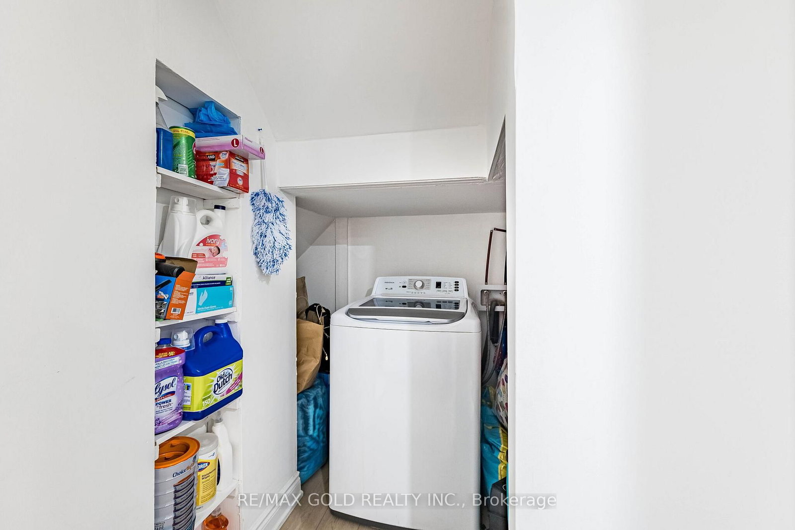 Semi-Detached House for sale at 31 Garibaldi Drive, Brampton, Ontario, L6X 4Y7 - Fletcher's Meadow - MLS: W12989176