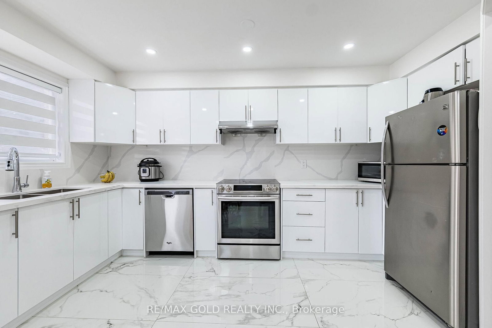 Semi-Detached House for sale at 31 Garibaldi Drive, Brampton, Ontario, L6X 4Y7 - Fletcher's Meadow - MLS: W12989176