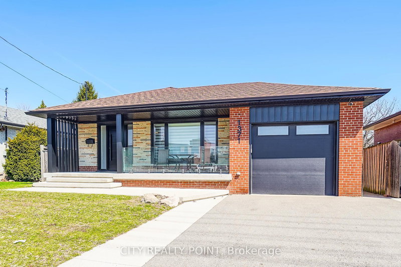 1371 Ogden Ave, Mississauga, L5E 2H7 | Image 2