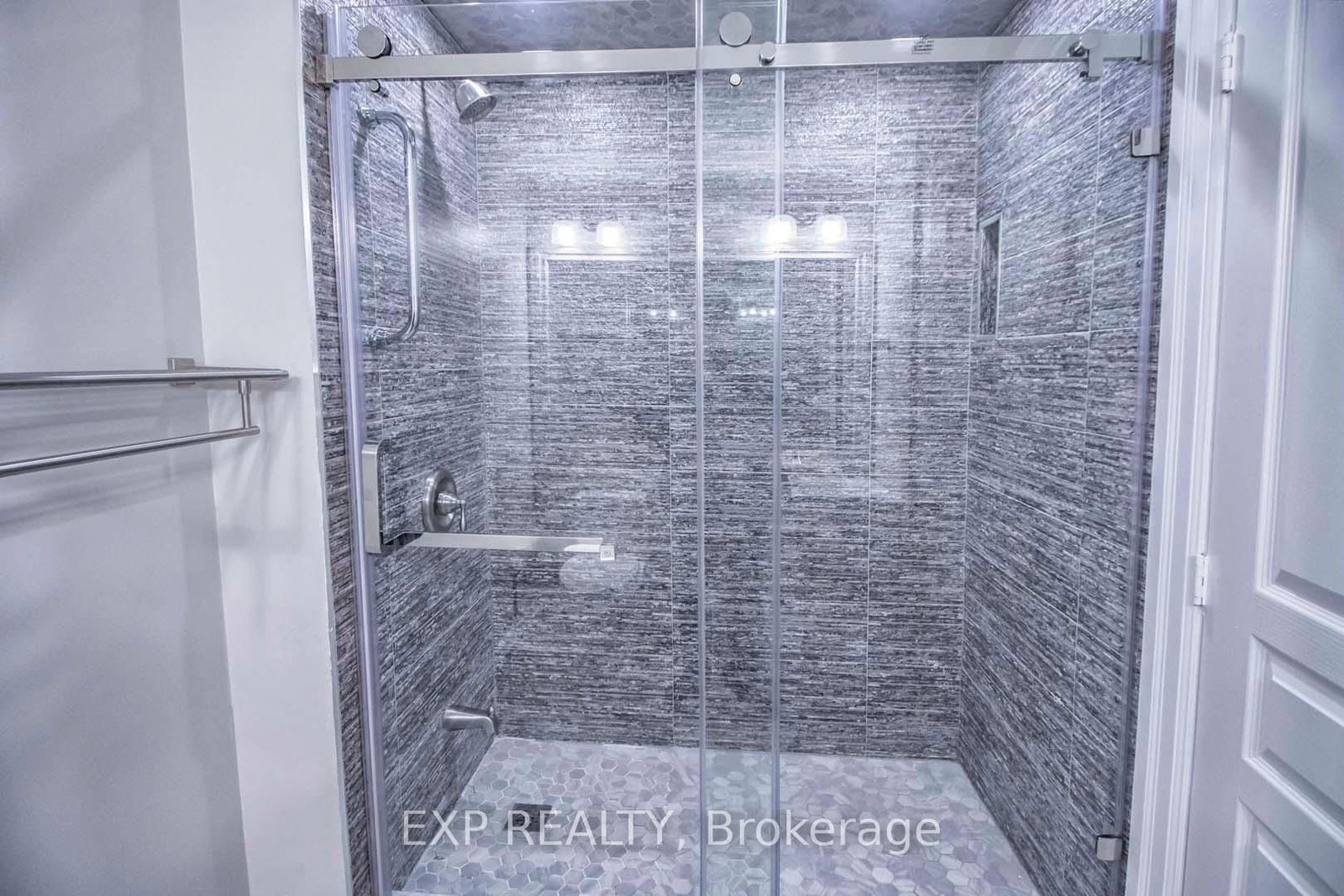 3939 Duke Of York Boulevard, Unit 707 - Photo 33