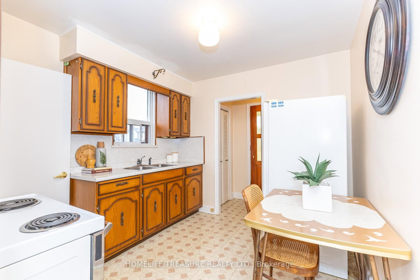 Detached House for sale at 166 Delta Street, Toronto, Ontario, M8W 4E5 - Alderwood - MLS: W12989402