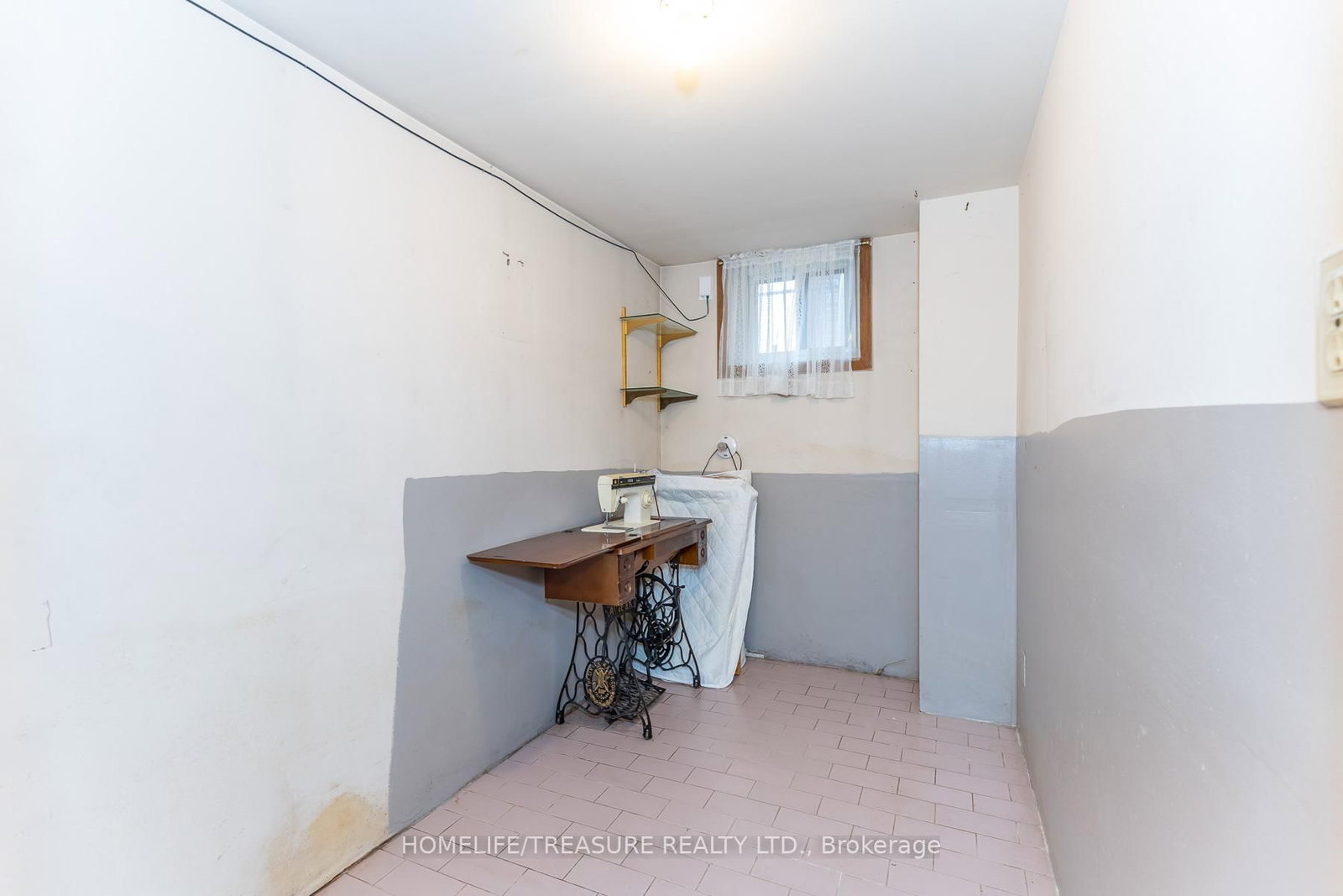 Detached House for sale at 166 Delta Street, Toronto, Ontario, M8W 4E5 - Alderwood - MLS: W12989402