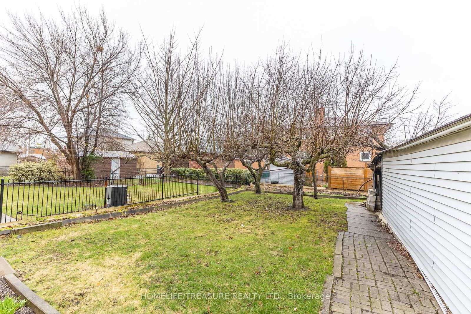 Detached House for sale at 166 Delta Street, Toronto, Ontario, M8W 4E5 - Alderwood - MLS: W12989402