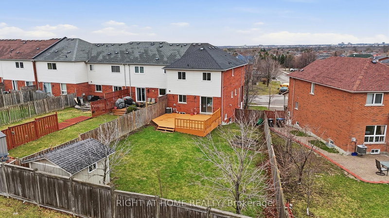 833 Escobar Cres, Mississauga, L5V 2S6 | Image 2