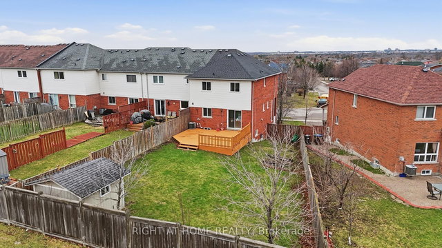 833 Escobar Crescent