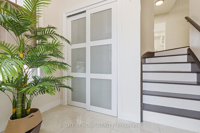 833 Escobar Crescent