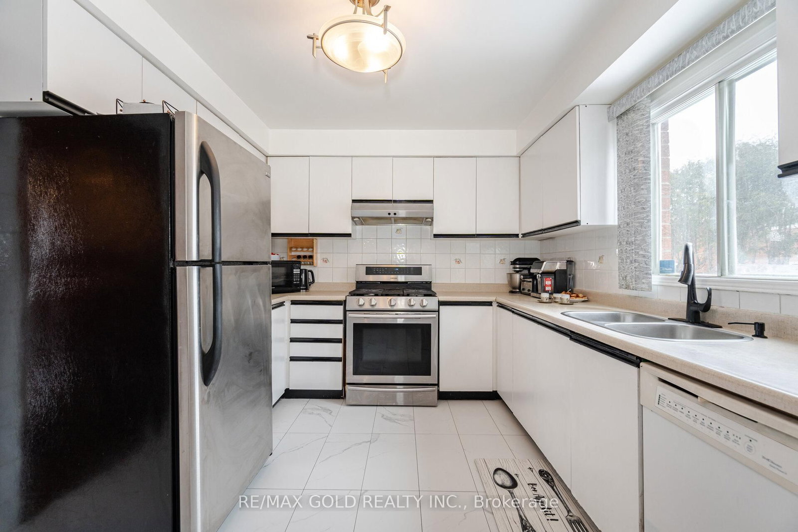 Detached House for sale at 29 Brydon Crescent, Brampton, Ontario, L6X 3K2 - Brampton East - MLS: W12989510