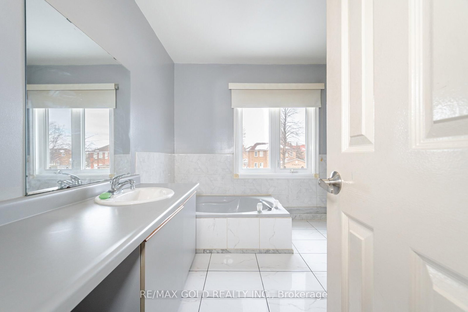 Detached House for sale at 29 Brydon Crescent, Brampton, Ontario, L6X 3K2 - Brampton East - MLS: W12989510