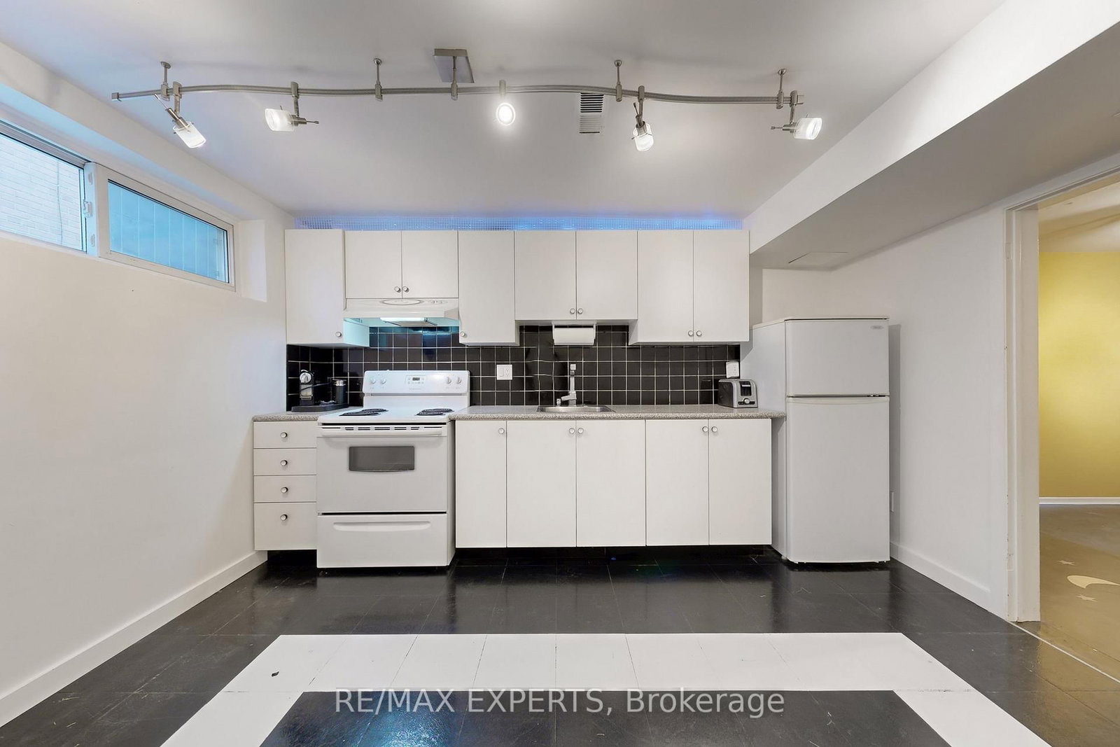 862 Glencairn Avenue - Photo 9