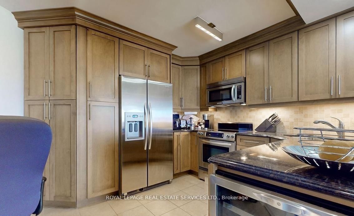 2267 Lake Shore Boulevard W, Unit 707 - Photo 3