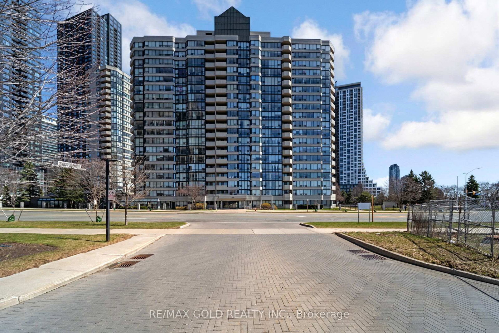 350 Rathburn Road W, Unit 1406