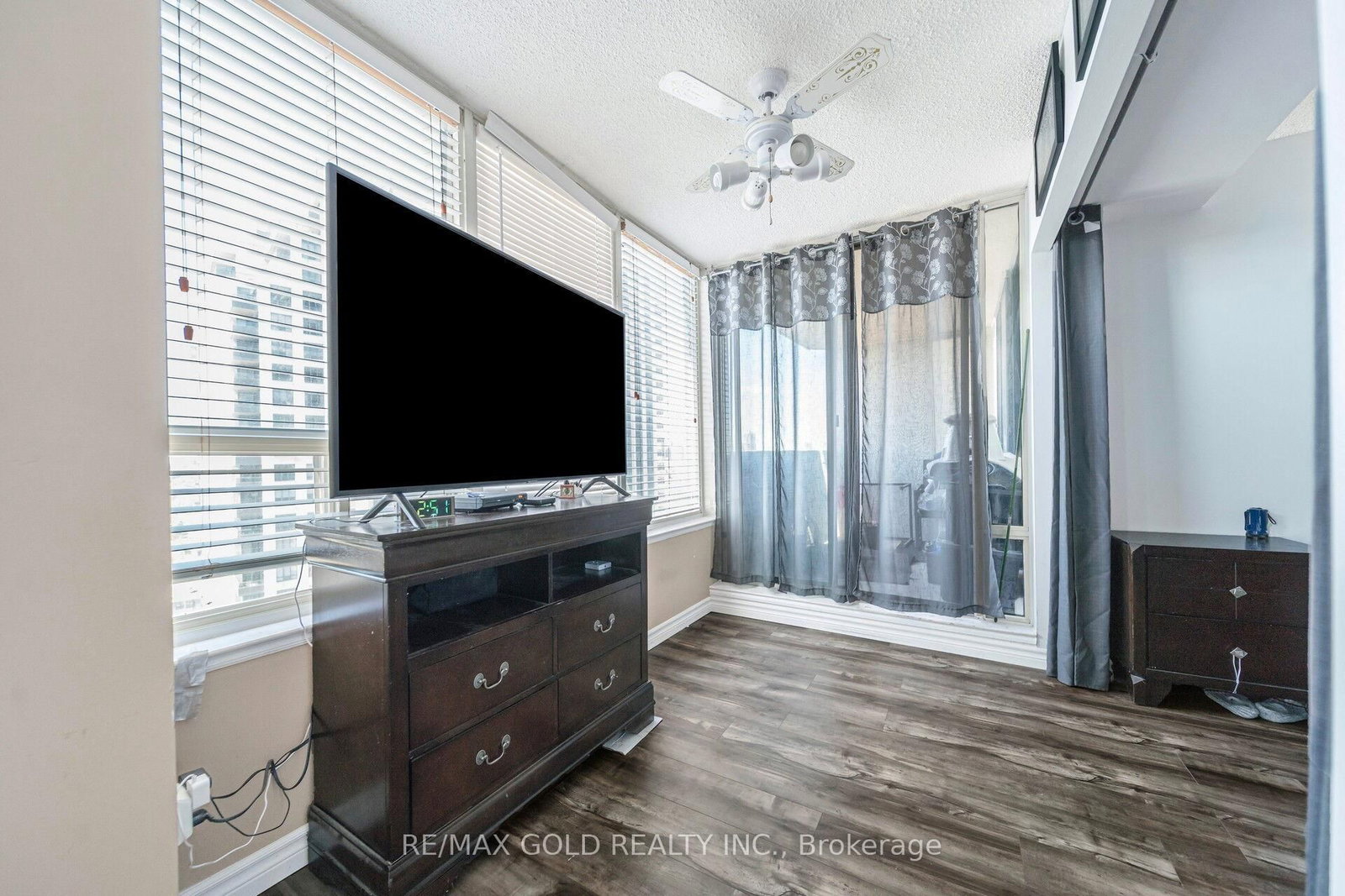 350 Rathburn Road W, Unit 1406 - Photo 12