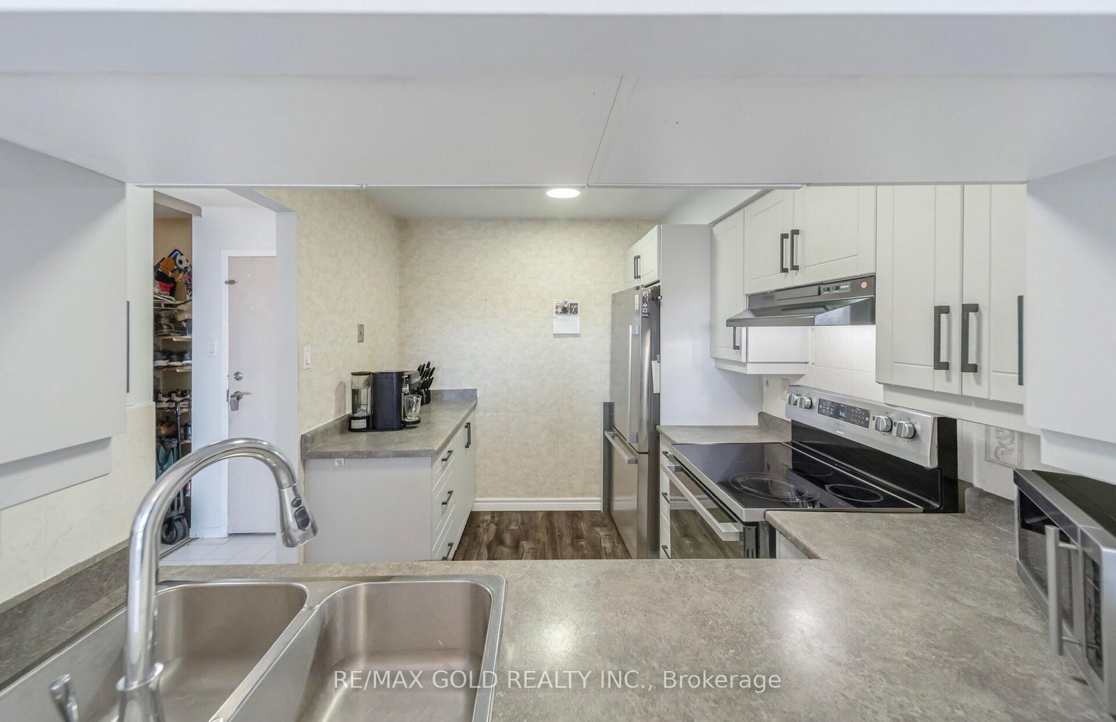 350 Rathburn Road W, Unit 1406 - Photo 21