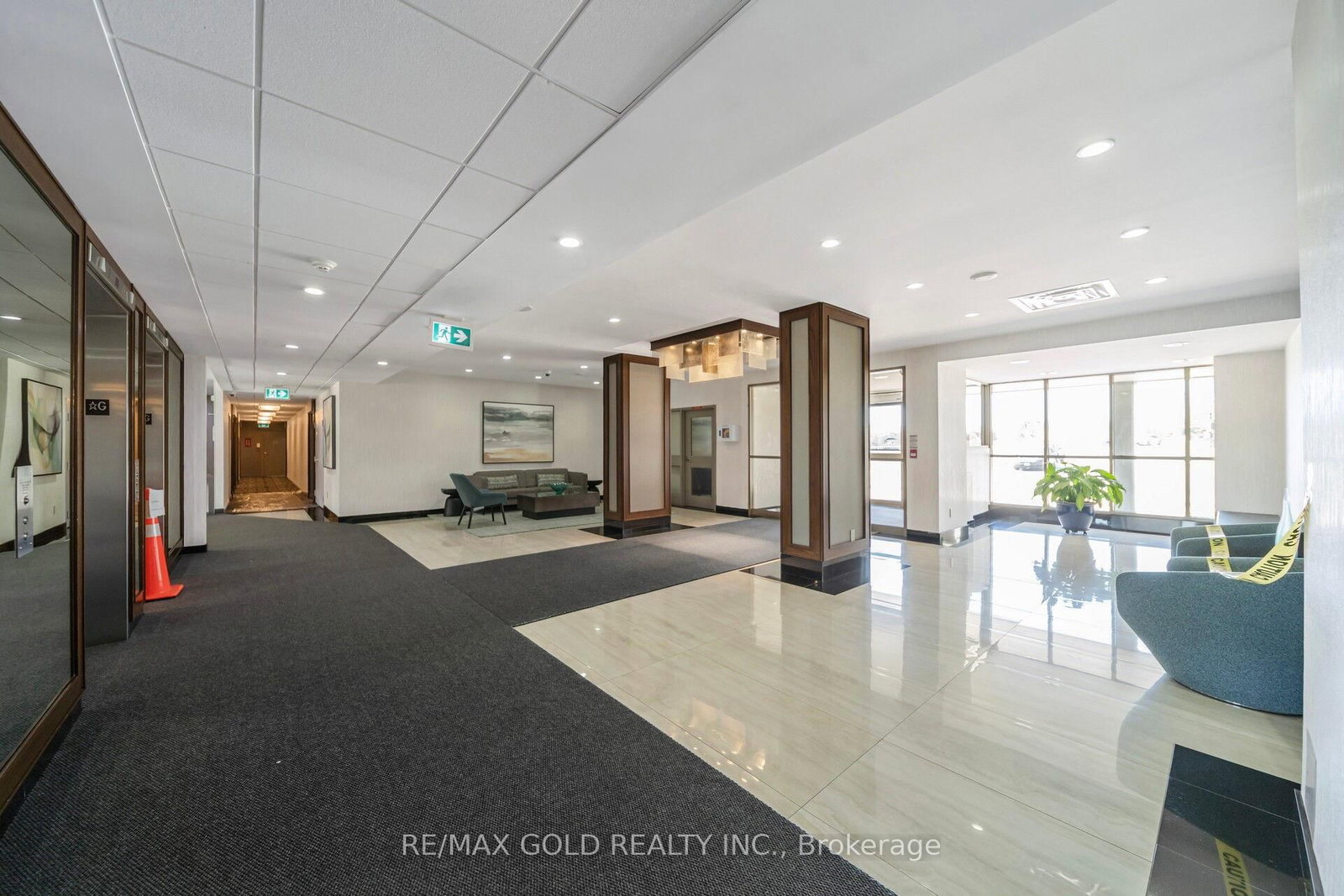 350 Rathburn Road W, Unit 1406 - Photo 4