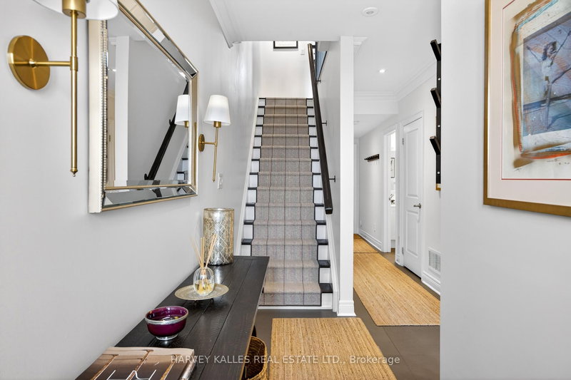 1815 Pagehurst Ave, Mississauga, L4X 1Y5 | Image 3