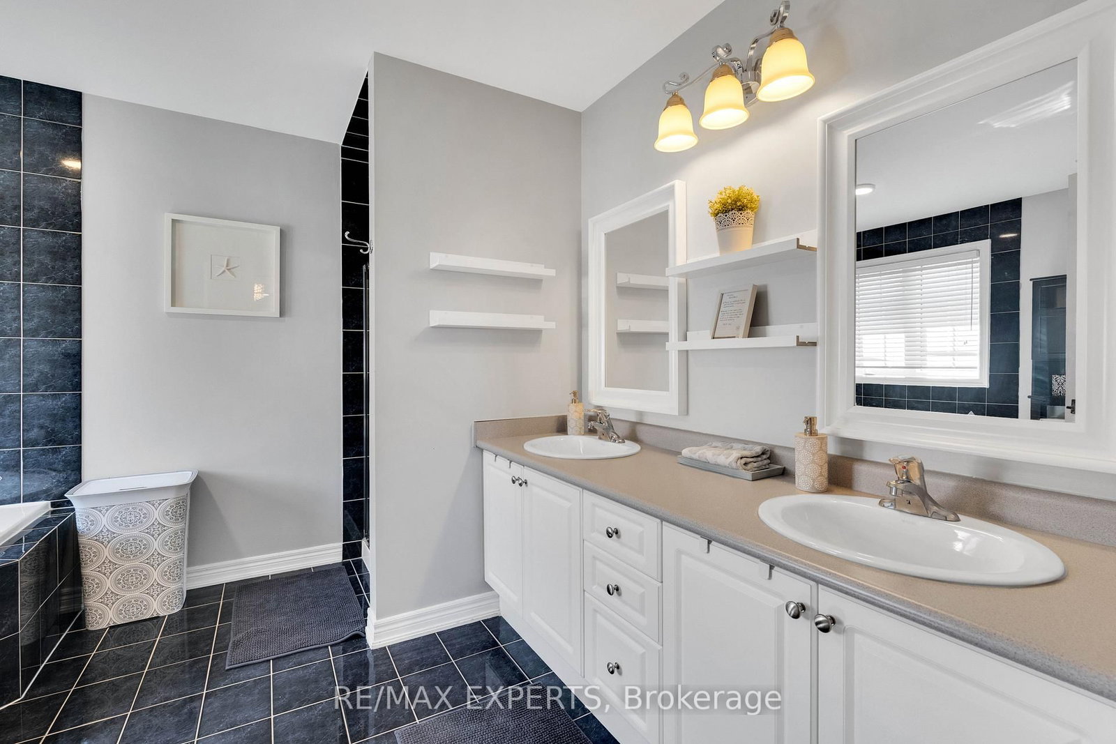 Detached House for sale at 52 Goreridge Crescent, Brampton, Ontario, L6P 1P1 - Bram East - MLS: W12989724