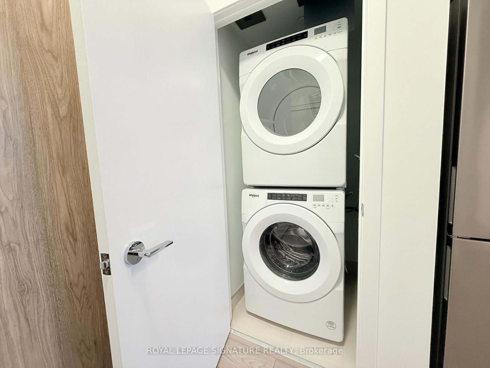 1007 The Queensway, Unit 923 - Photo 2