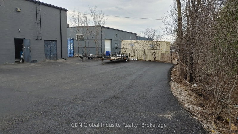 1446 Wallace Rd, Oakville, L6L 2Y2 | Image 2