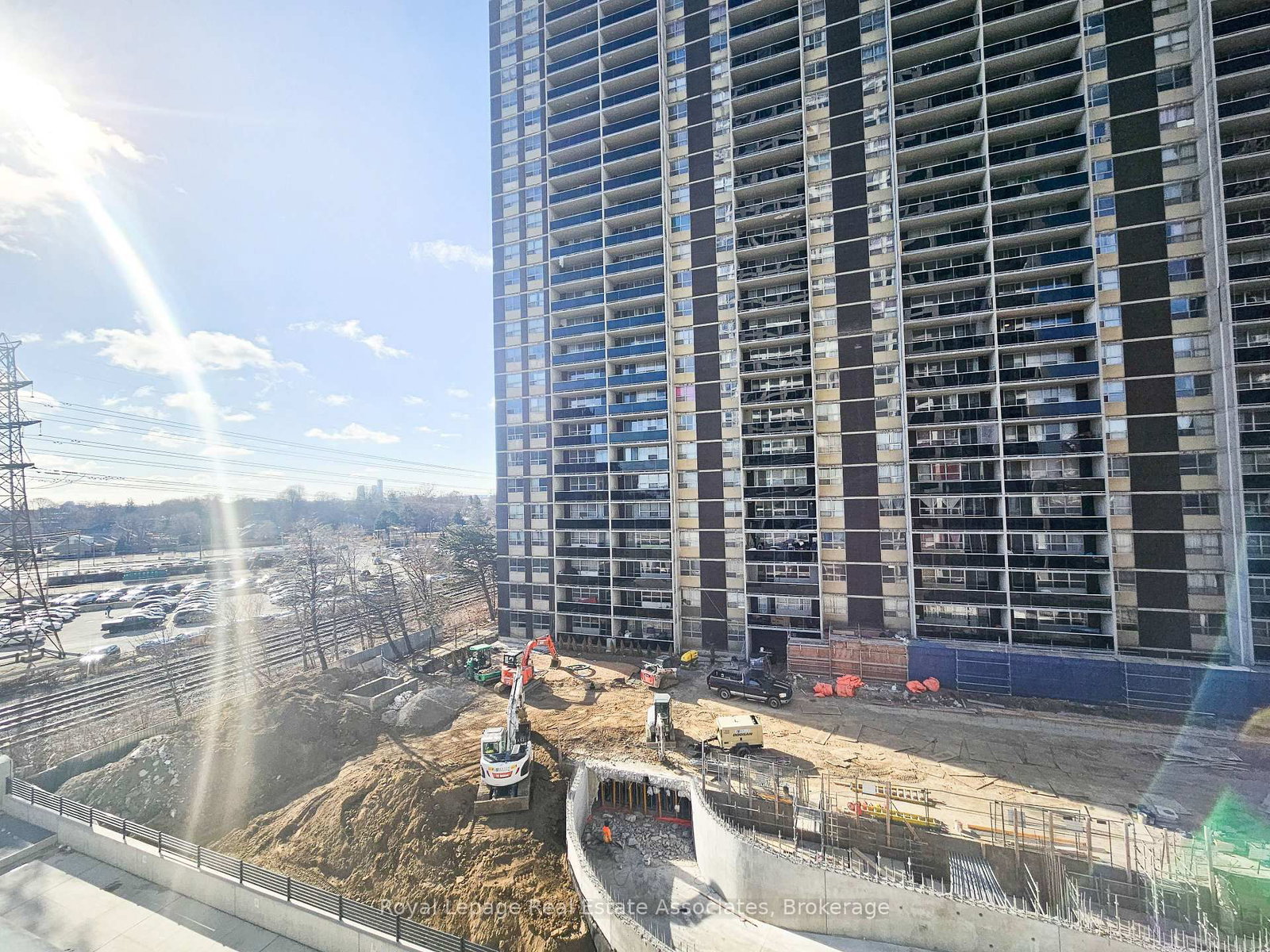 9 Mabelle Avenue, Unit 525 - Photo 14