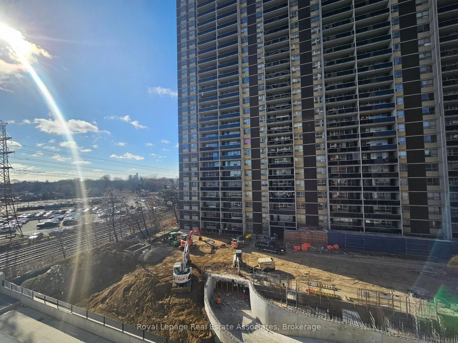 9 Mabelle Avenue, Unit 525 - Photo 35