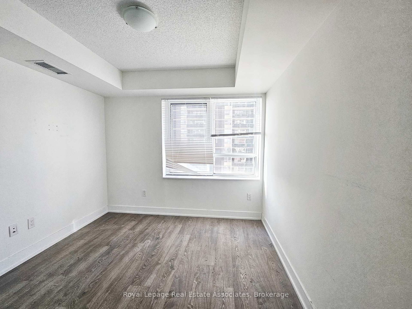 9 Mabelle Avenue, Unit 525 - Photo 8
