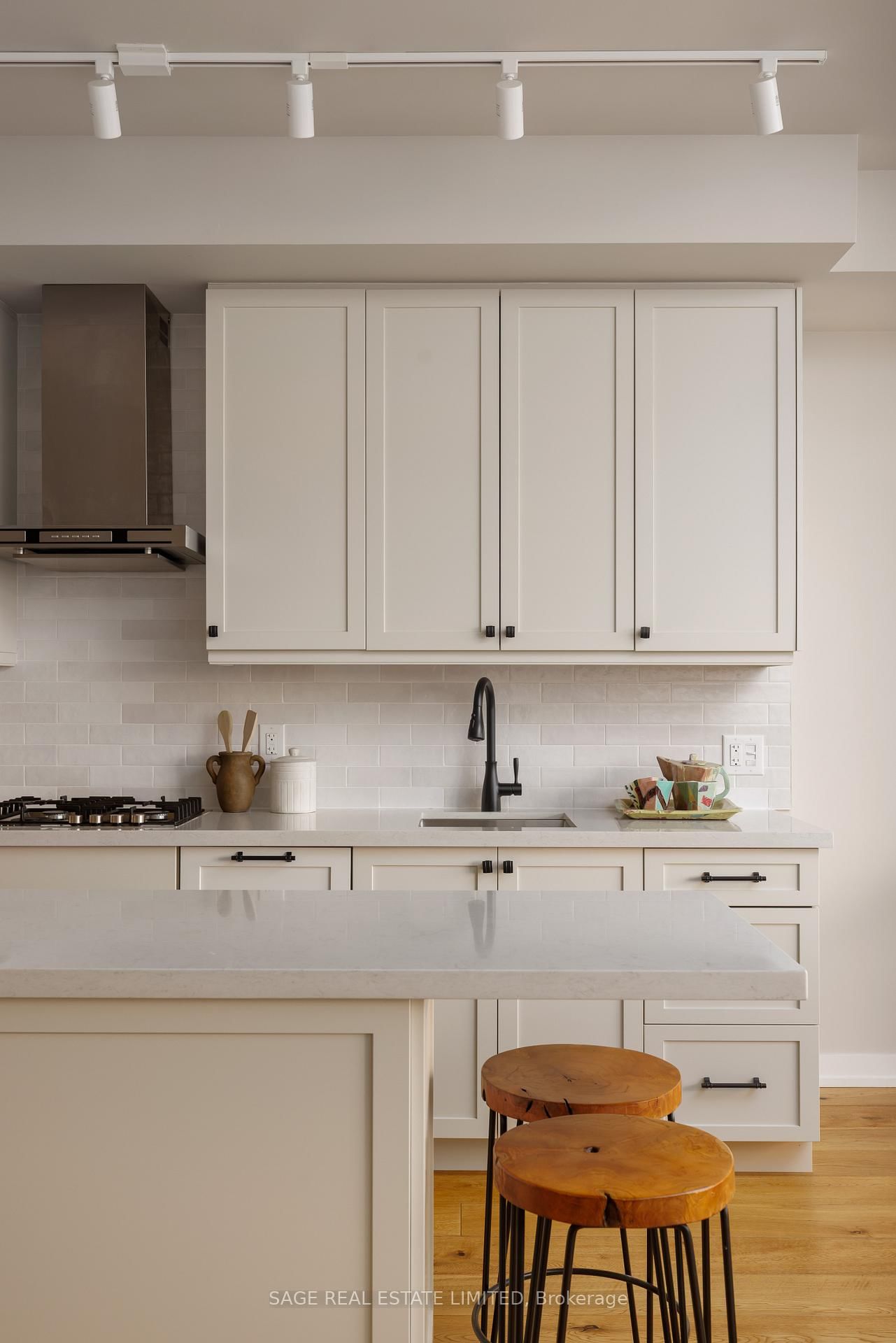 36 Howard Park Avenue, Unit 707 - Photo 20