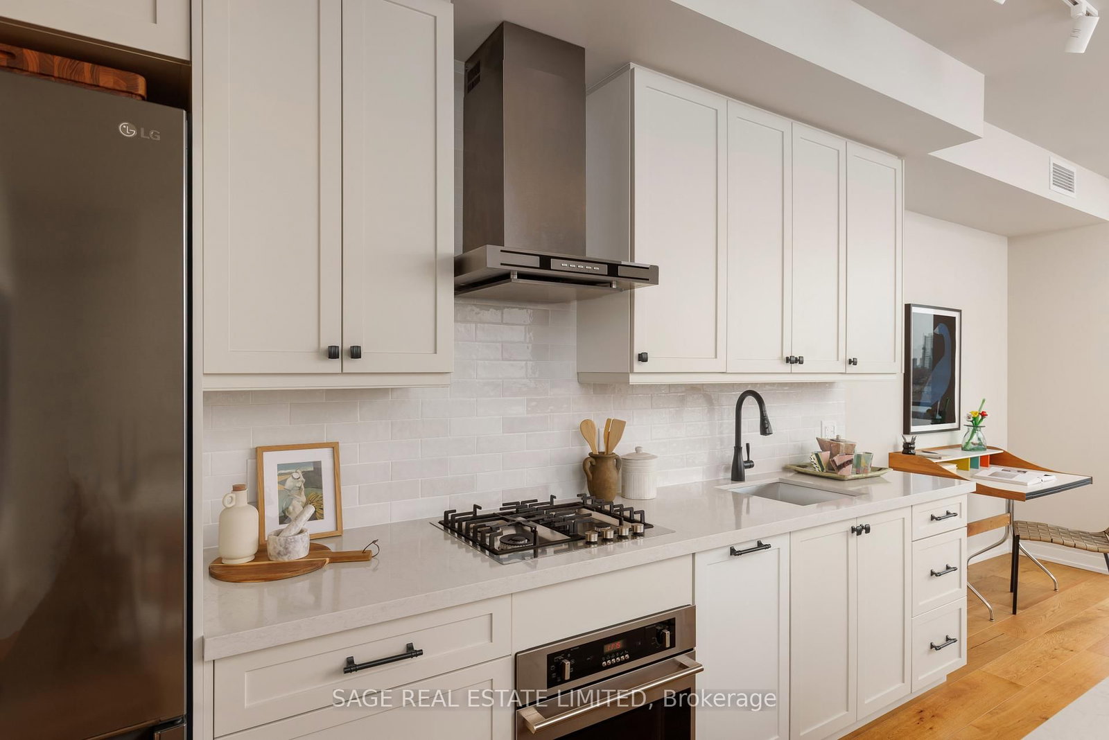 36 Howard Park Avenue, Unit 707 - Photo 22