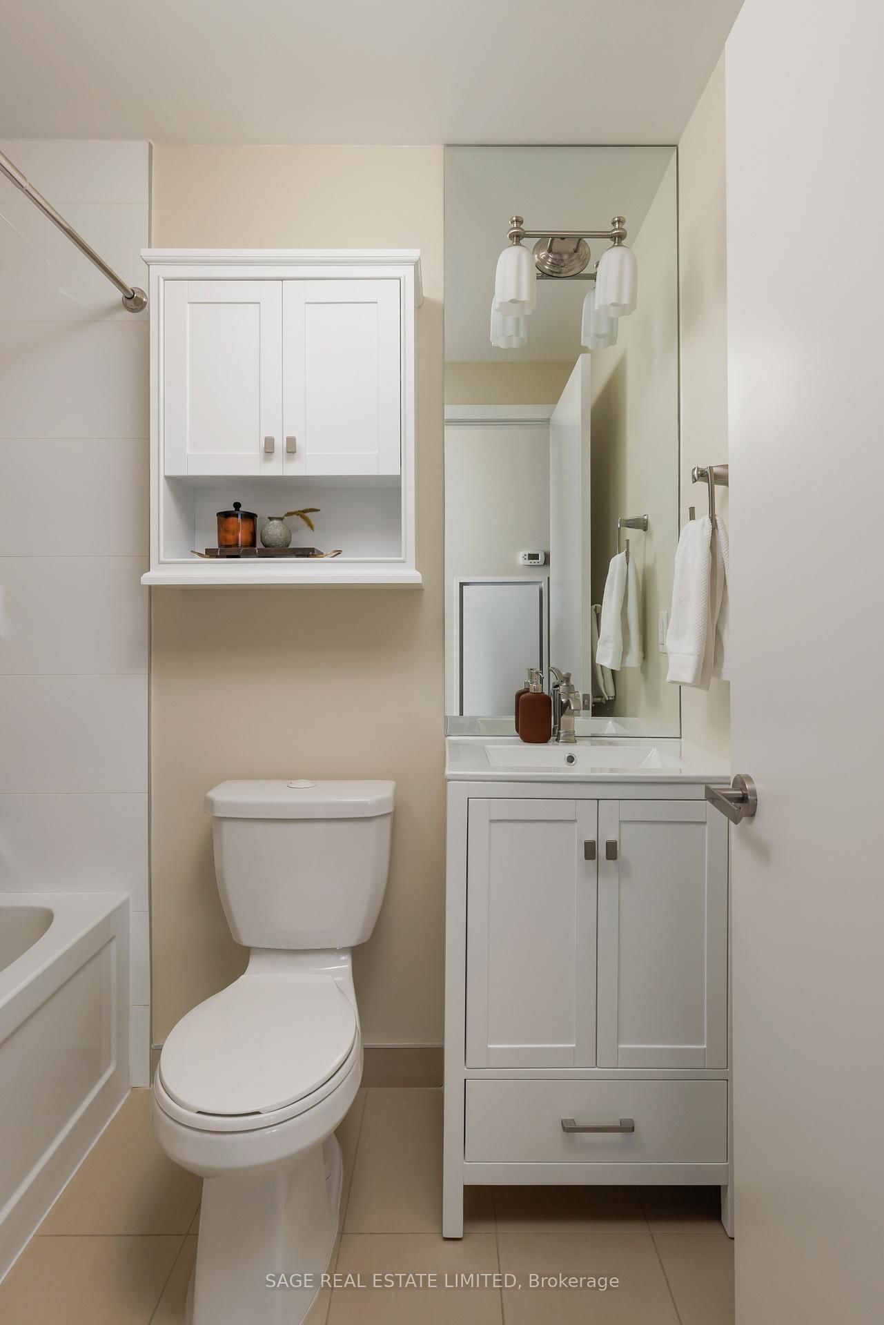 36 Howard Park Avenue, Unit 707 - Photo 47