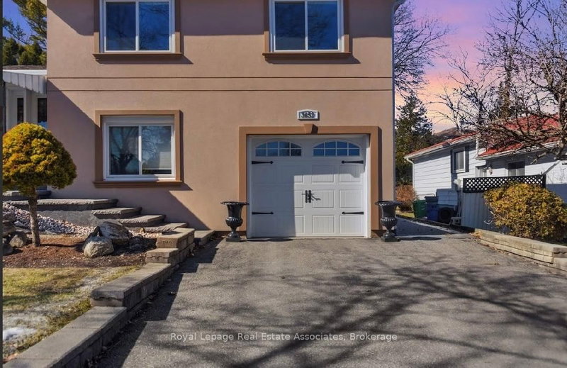 3652 Haven Glenn, Mississauga, L4X 1X8 | Image 2