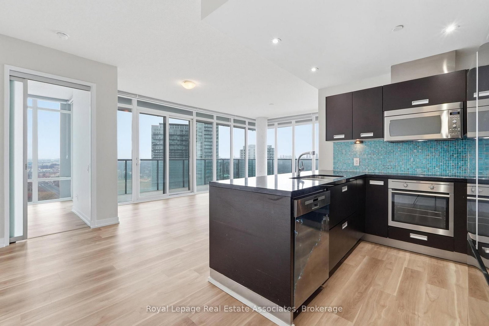 90 Park Lawn Road, Unit 2116