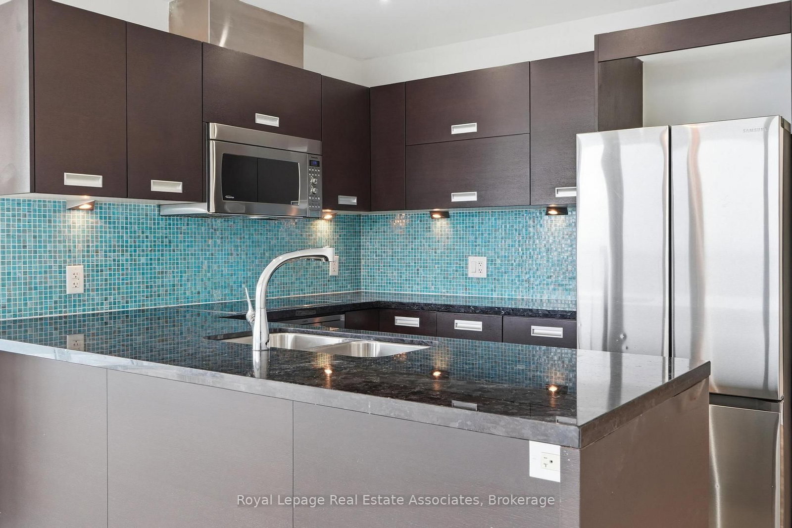 90 Park Lawn Road, Unit 2116 - Photo 3