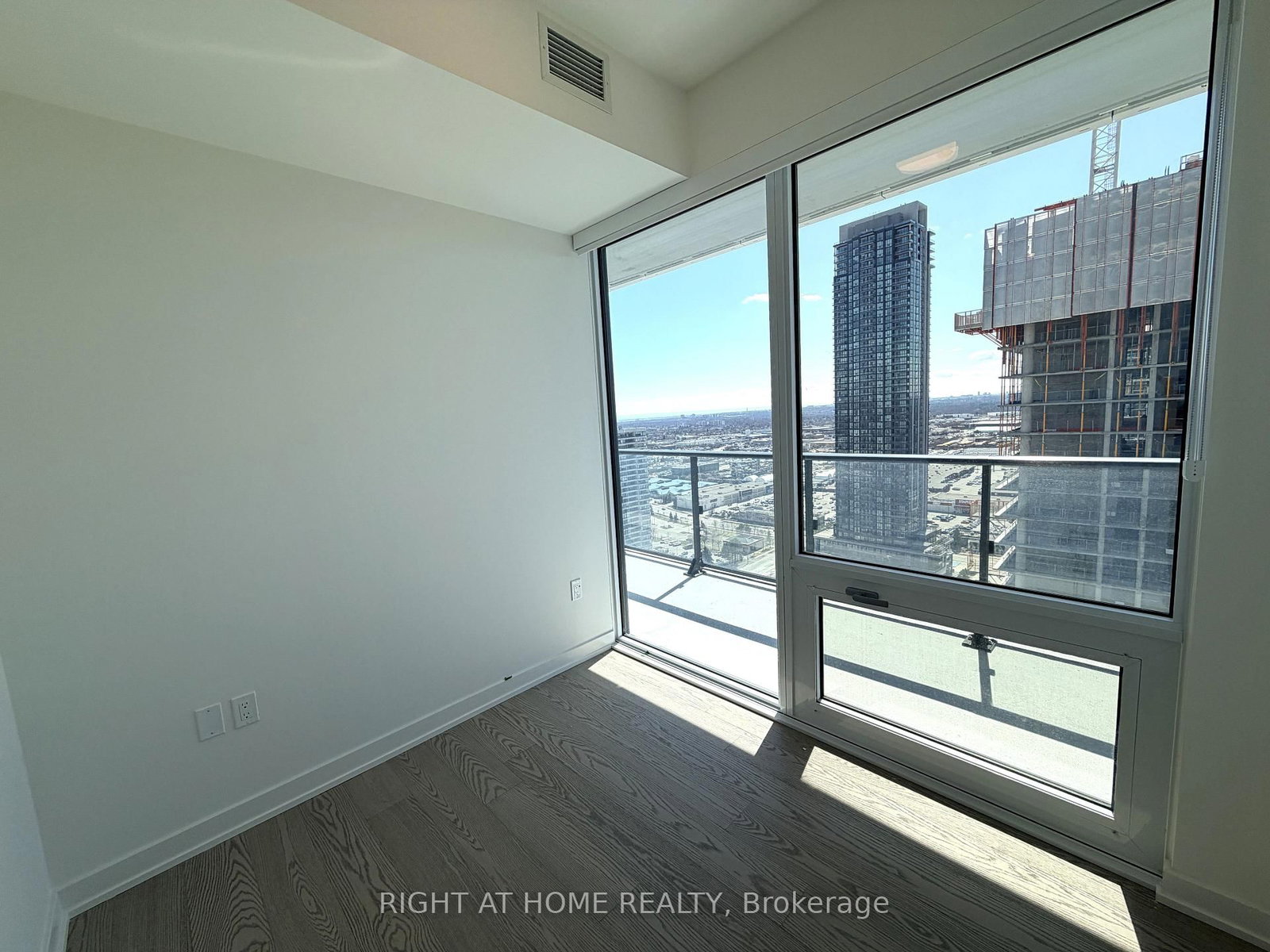 448 Burnhamthorpe Road W, Unit 2511 - Photo 10