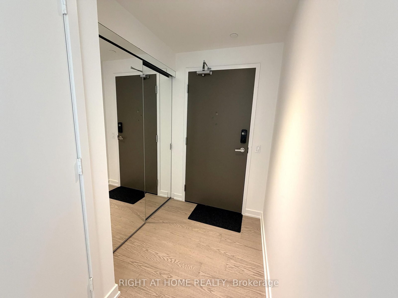 448 Burnhamthorpe Road W, Unit 2511 - Photo 12