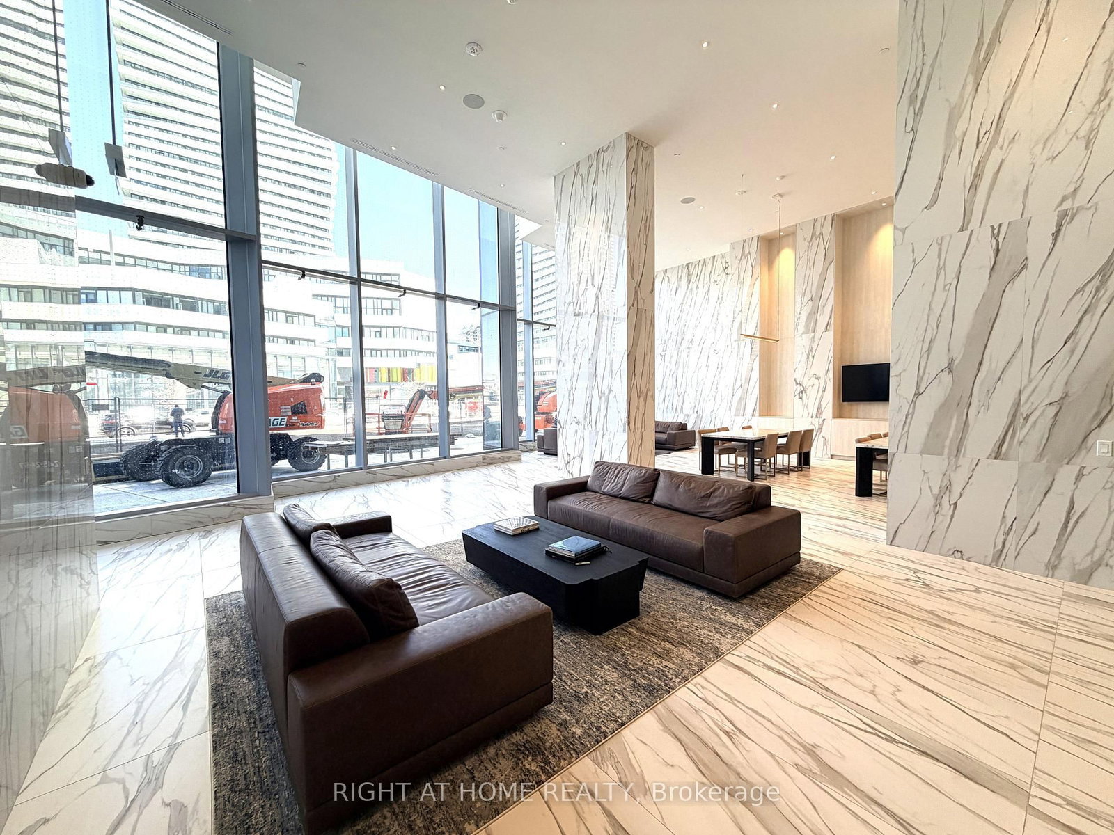 448 Burnhamthorpe Road W, Unit 2511 - Photo 18