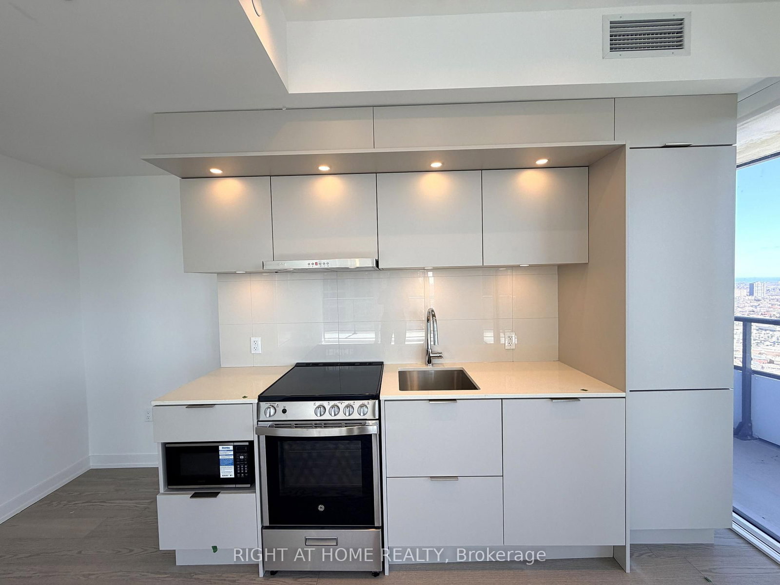 448 Burnhamthorpe Road W, Unit 2511 - Photo 7