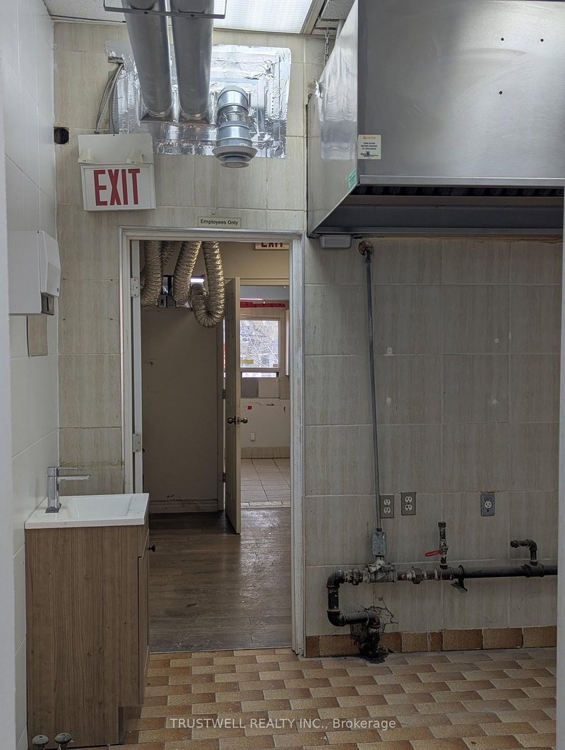 Main Floor - 1618 Bloor St W, Toronto, M6P 1A7 | Image 3