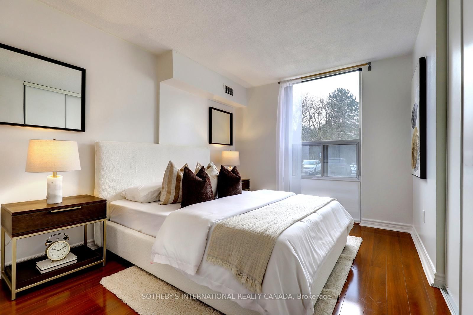 1515 E Lakeshore Road E, Unit 104 - Photo 14