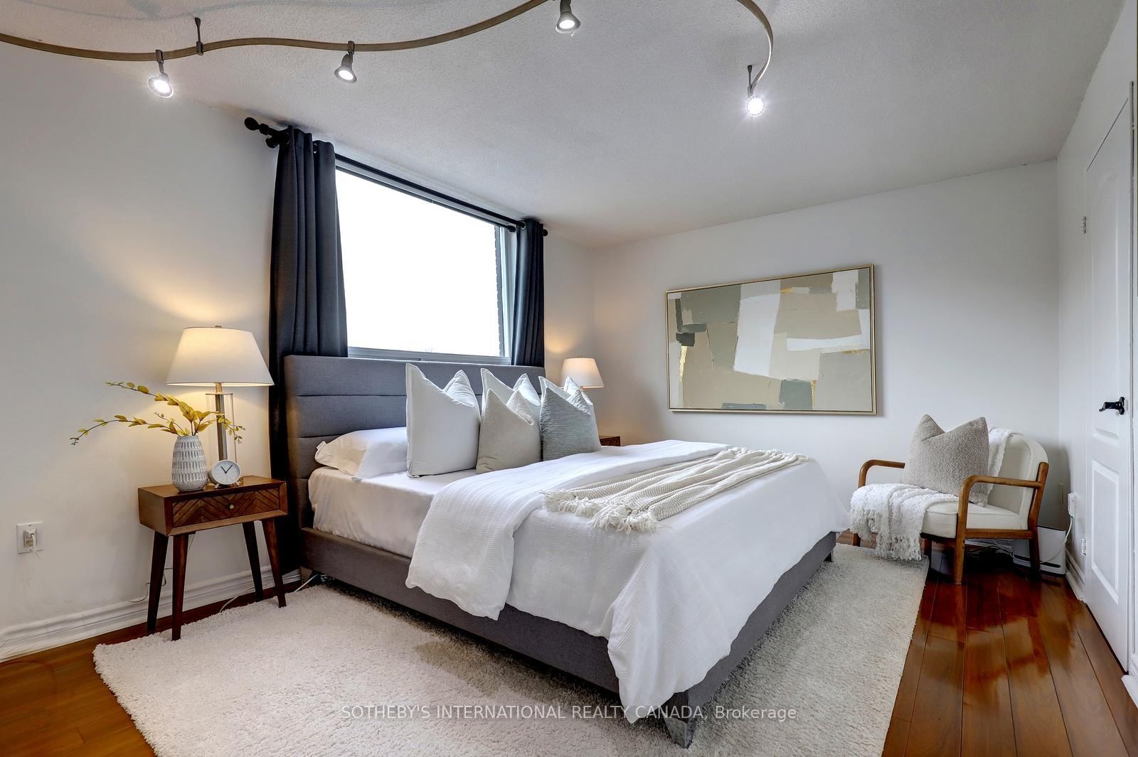 1515 E Lakeshore Road E, Unit 104 - Photo 19