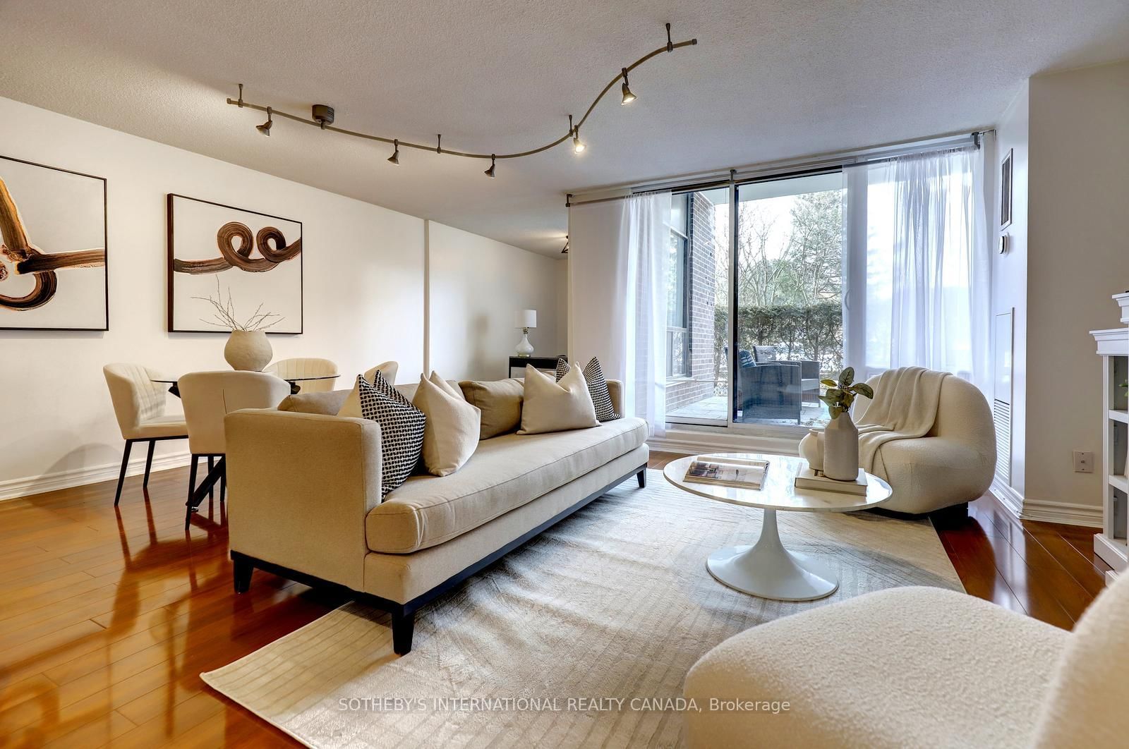 1515 E Lakeshore Road E, Unit 104 - Photo 4