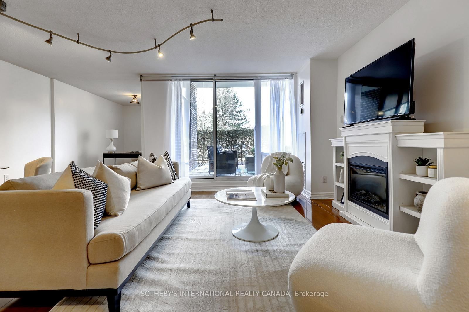 1515 E Lakeshore Road E, Unit 104 - Photo 5