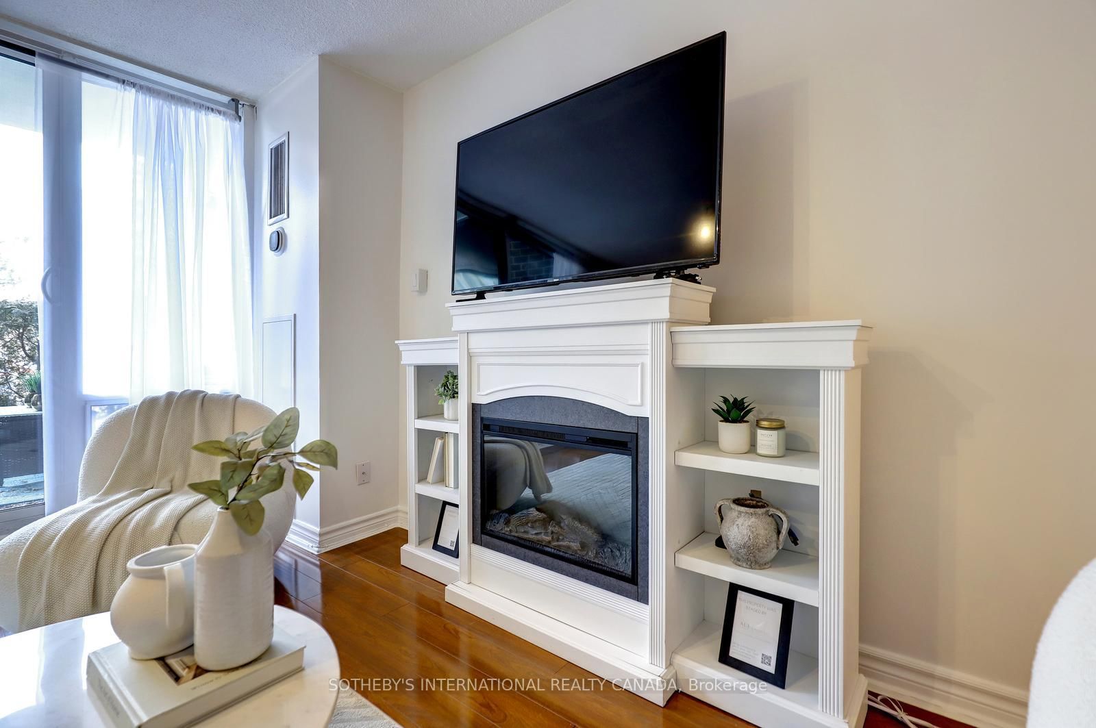 1515 E Lakeshore Road E, Unit 104 - Photo 6