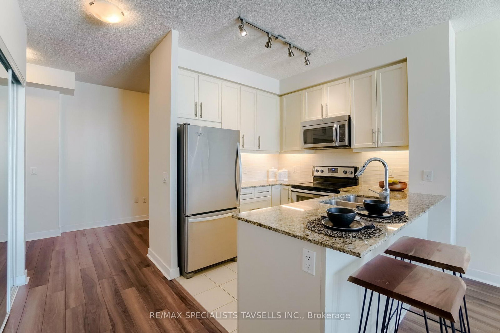 3975 Grand Park Drive, Unit 701 - Photo 8
