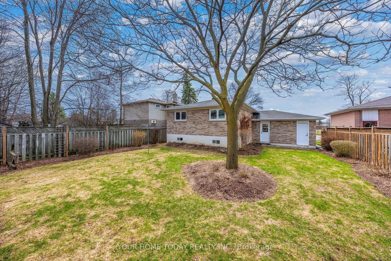 Detached House for sale at 51 Faludon Drive, Halton Hills, Ontario, L7G 1H8 - Georgetown - MLS: W12990074