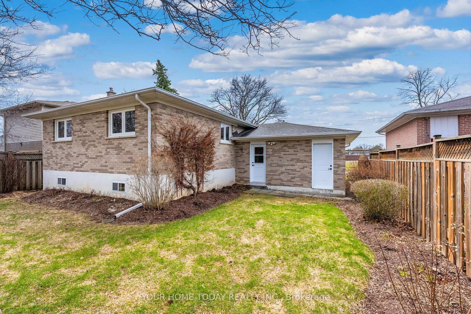 Detached House for sale at 51 Faludon Drive, Halton Hills, Ontario, L7G 1H8 - Georgetown - MLS: W12990074