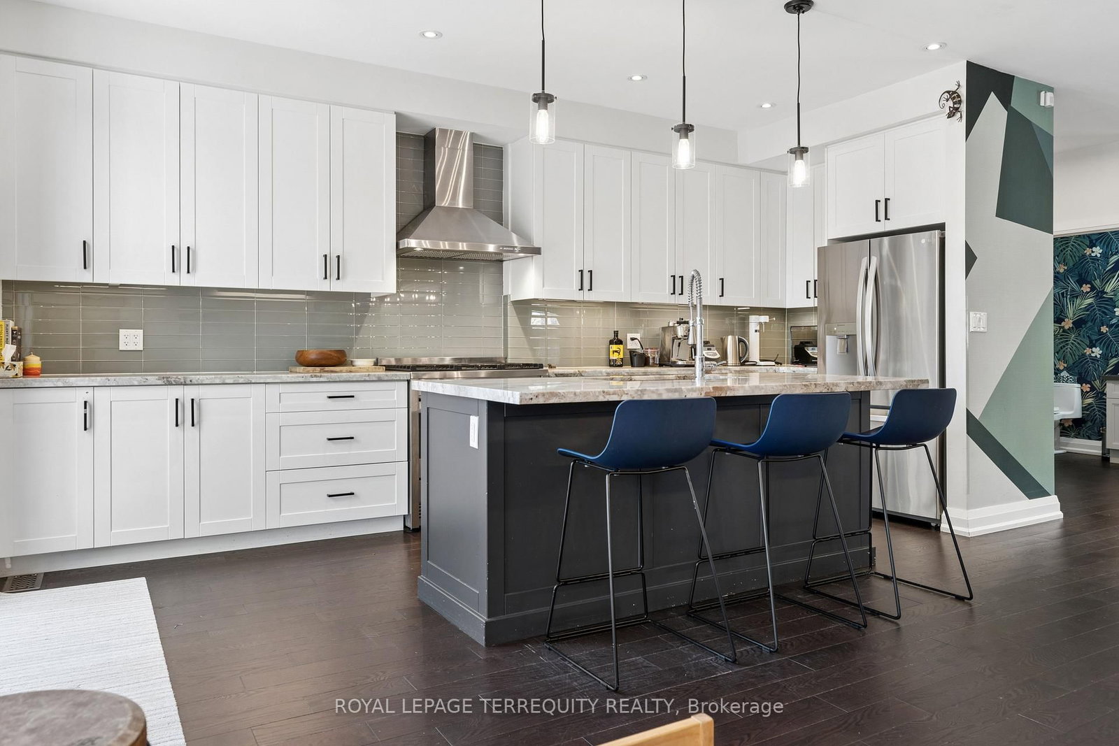 Detached House for sale at 83 Humbercrest Boulevard, Toronto, Ontario, M6S 4L2 - Lambton Baby Point - MLS: W12990212