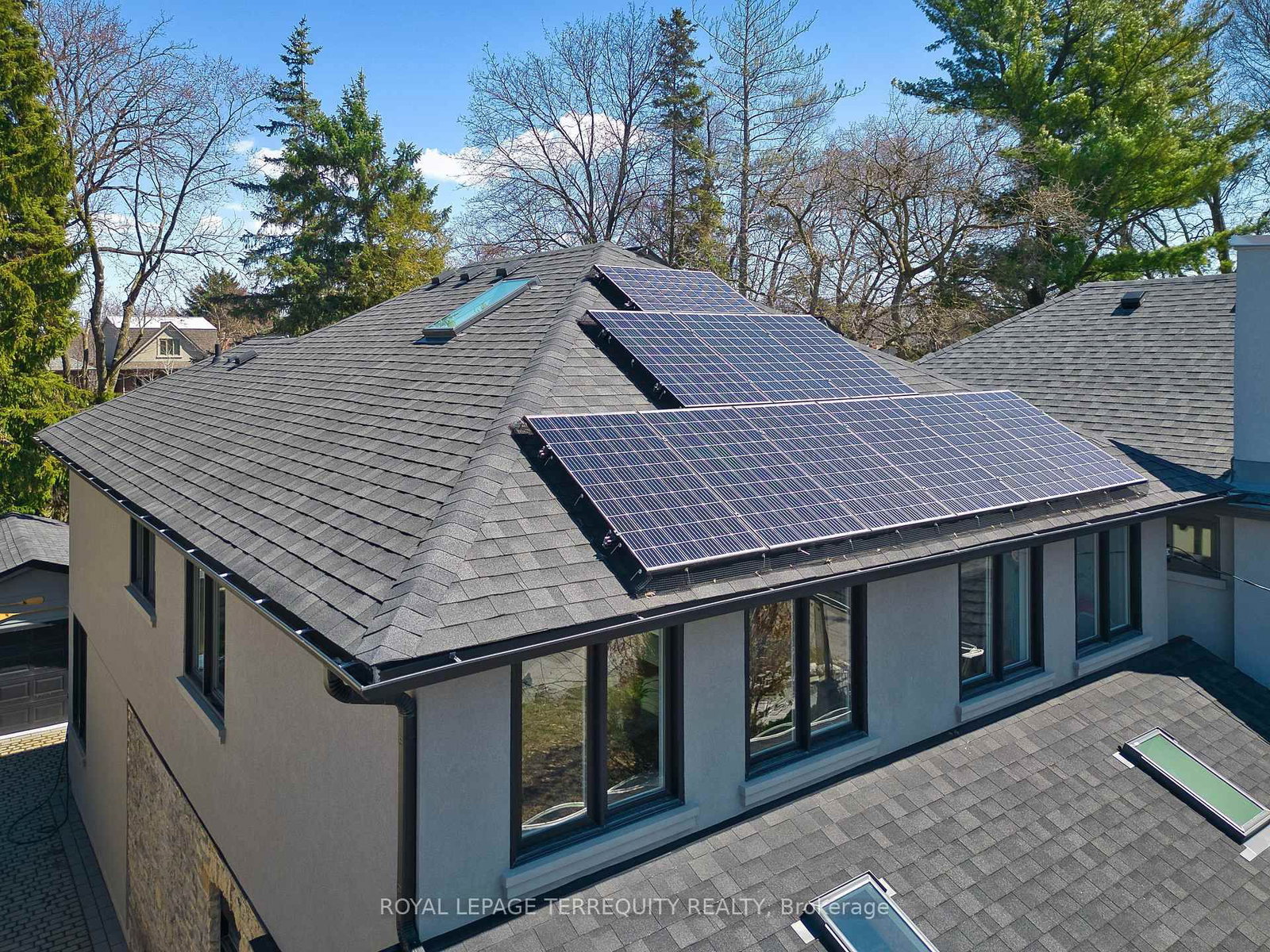 Detached House for sale at 83 Humbercrest Boulevard, Toronto, Ontario, M6S 4L2 - Lambton Baby Point - MLS: W12990212