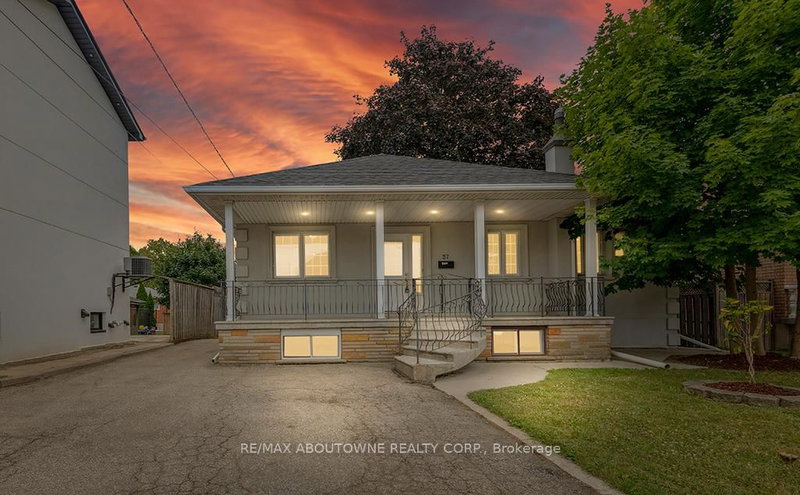 37 Brome Rd, Toronto, M6L 1T5 | Image 2