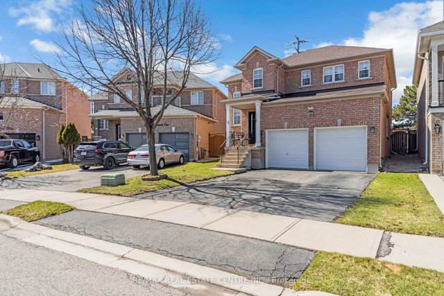 22 Mistycreek Crescent