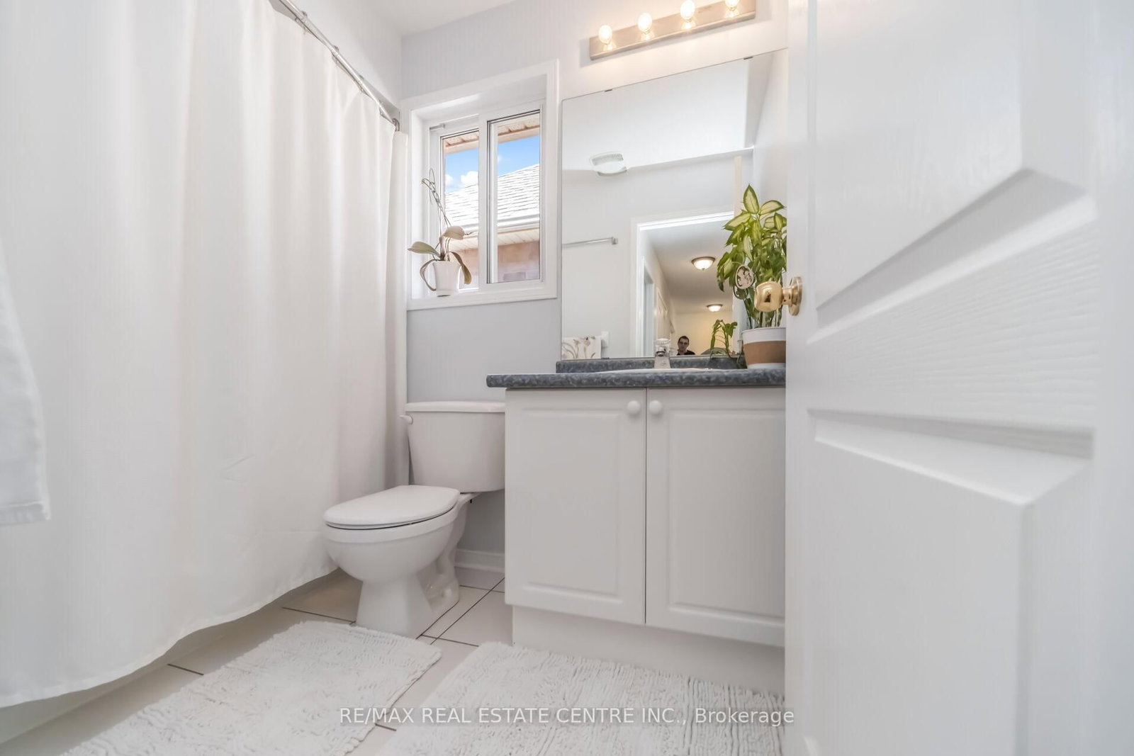 Detached House for sale at 22 Mistycreek Crescent, Brampton, Ontario, L7A 3E8 - Fletcher's Meadow - MLS: W12990384