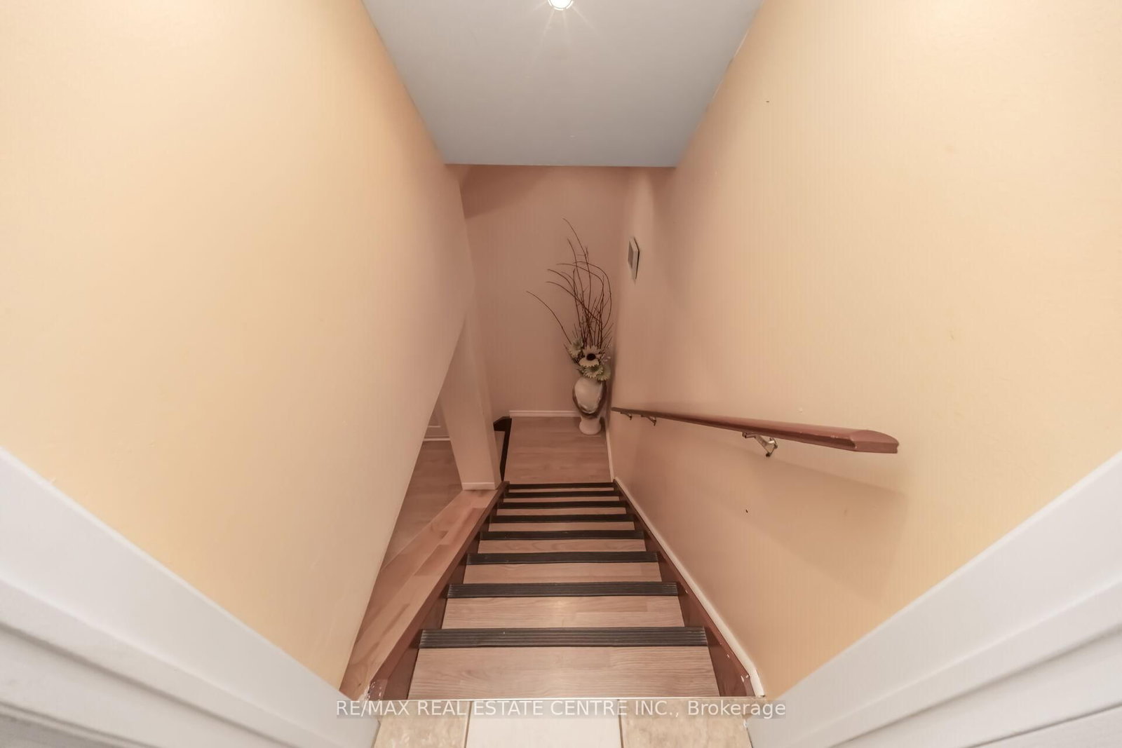 Detached House for sale at 22 Mistycreek Crescent, Brampton, Ontario, L7A 3E8 - Fletcher's Meadow - MLS: W12990384